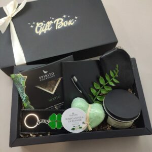 poklon set sa koktelom za poneti mojito sveca kozmetika i notes u zelenoj kutiji