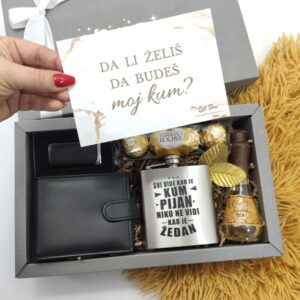 poseban poklon za muškarca sa pljoskom novčanikom i rakijom u poklon kutiji