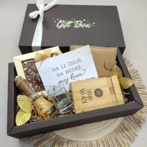 luksuzni poklon za kuma set sa novčanikom rakijom i kum nije dugme natpisom